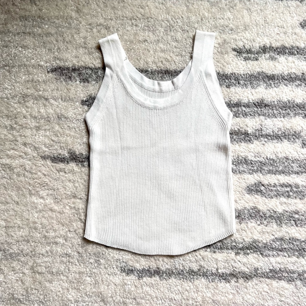 2 Ribbed Tank Tops